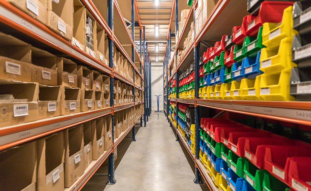 An electronic cigarette warehouse in France Mecalux